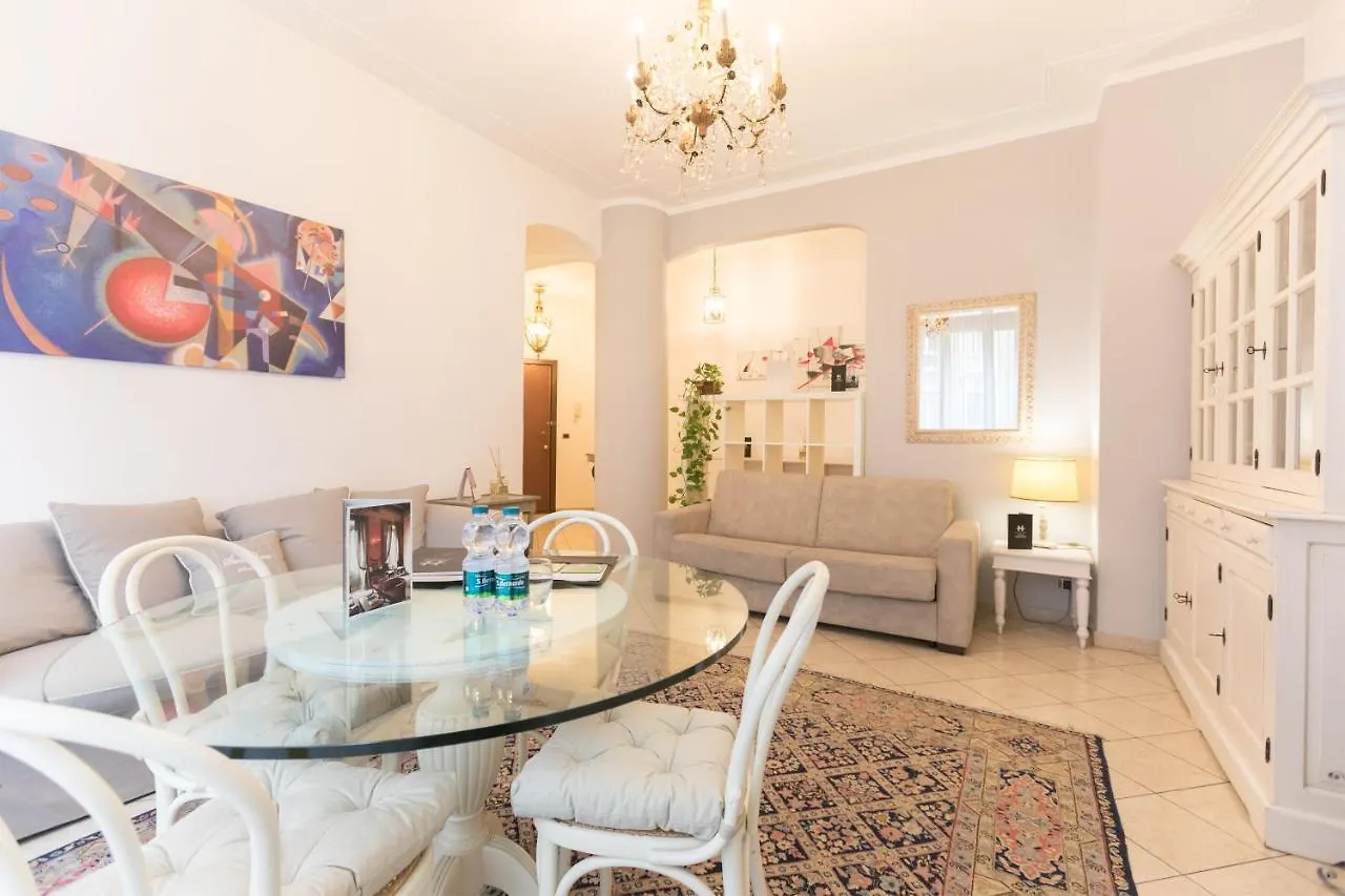 Hemeras Boutique Homes - Super Central Design Apartments ミラノ 0*,  イタリア